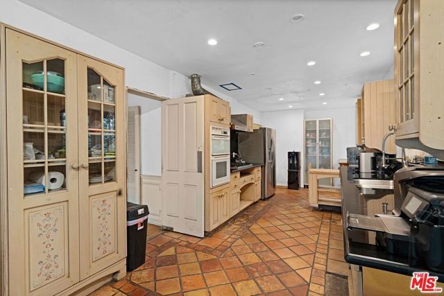 10546 Lindbrook Avenue, Los Angeles, CA 90024