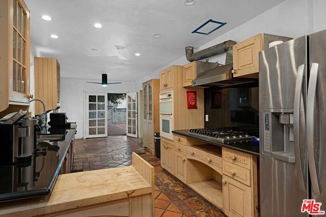 10546 Lindbrook Avenue, Los Angeles, CA 90024