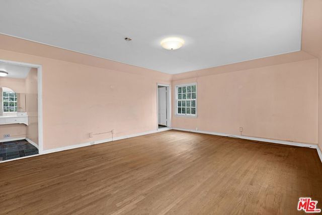 10546 Lindbrook Avenue, Los Angeles, CA 90024