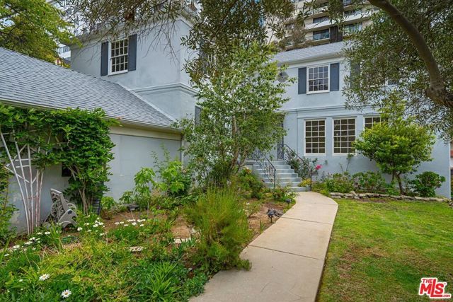10546 Lindbrook Avenue, Los Angeles, CA 90024