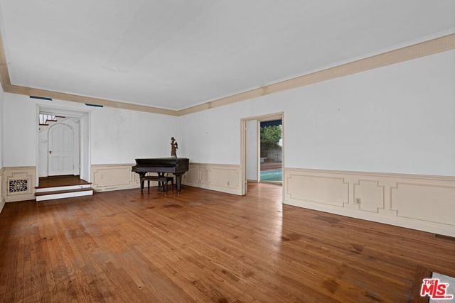 10546 Lindbrook Avenue, Los Angeles, CA 90024