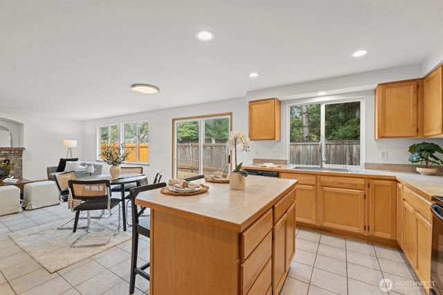 12828 175th Court SE, Renton, WA 98058