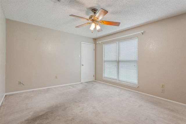 103 Spring Oak Street, Lacy Lakeview, TX 76705