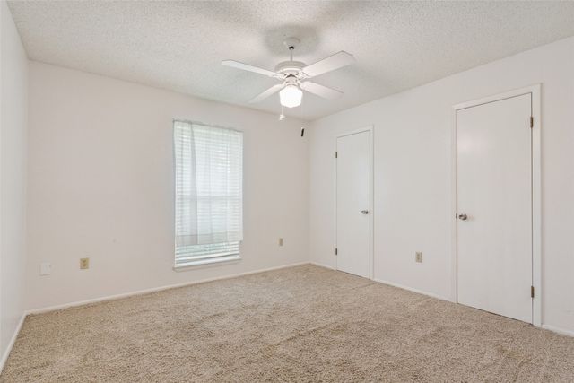 103 Spring Oak Street, Lacy Lakeview, TX 76705