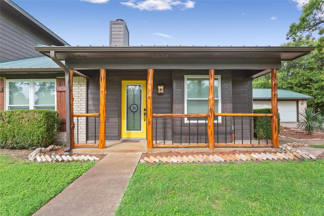 103 Spring Oak Street, Lacy Lakeview, TX 76705