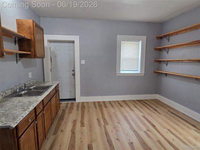 1998 E Grand Boulevard, Detroit, MI 48211