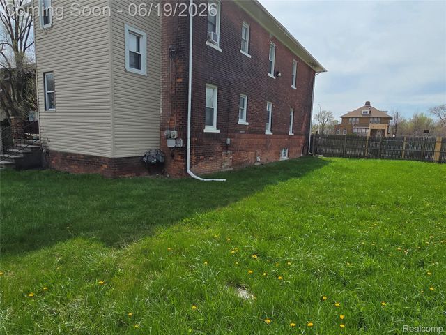 1998 E Grand Boulevard, Detroit, MI 48211