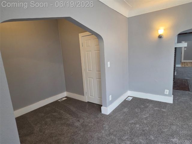 1998 E Grand Boulevard, Detroit, MI 48211