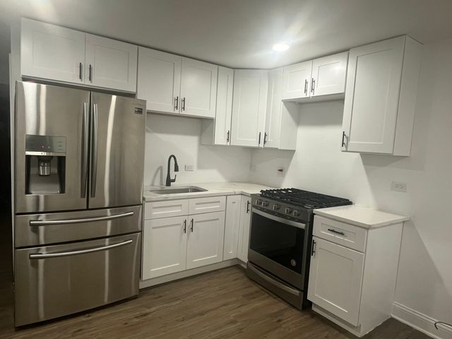 9001 S Cicero Avenue 121, Oak Lawn, IL 60453