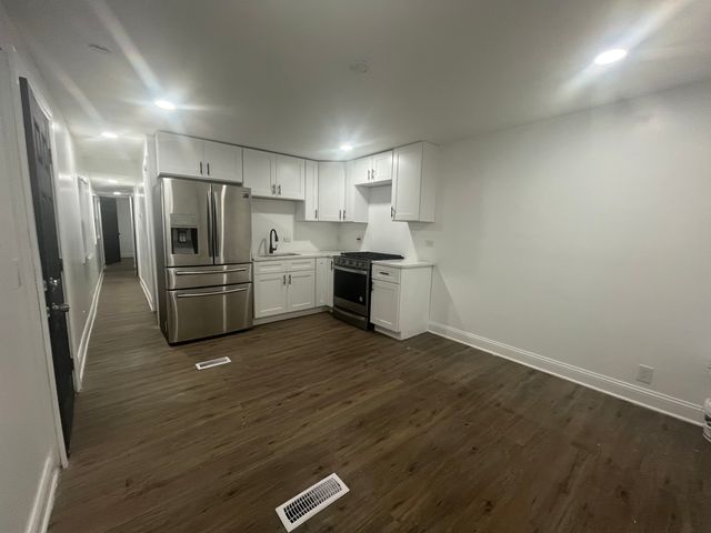 9001 S Cicero Avenue 121, Oak Lawn, IL 60453