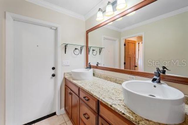 2499 HILLVIEW STREET, Sarasota, FL 34239