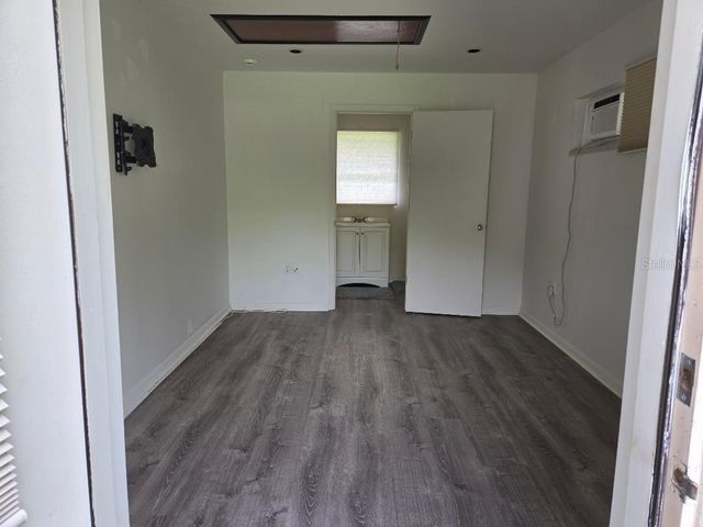 2499 HILLVIEW STREET, Sarasota, FL 34239