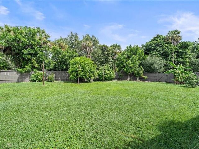2499 HILLVIEW STREET, Sarasota, FL 34239