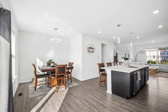 1034 Atterberg Road 1034, South Elgin, IL 60177