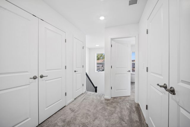1034 Atterberg Road 1034, South Elgin, IL 60177