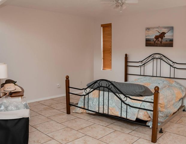 2430 Palomas Drive NE, Albuquerque, NM 87110