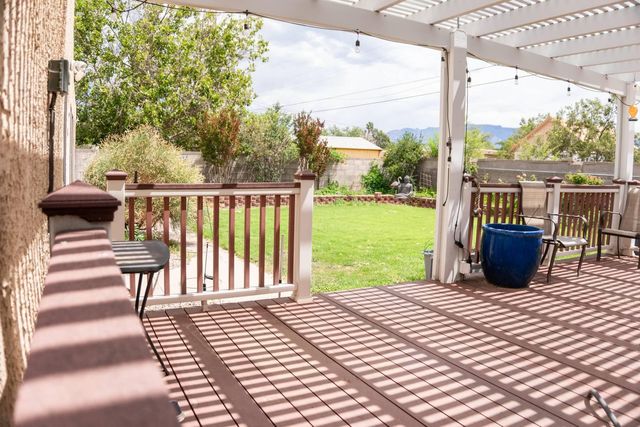 2430 Palomas Drive NE, Albuquerque, NM 87110