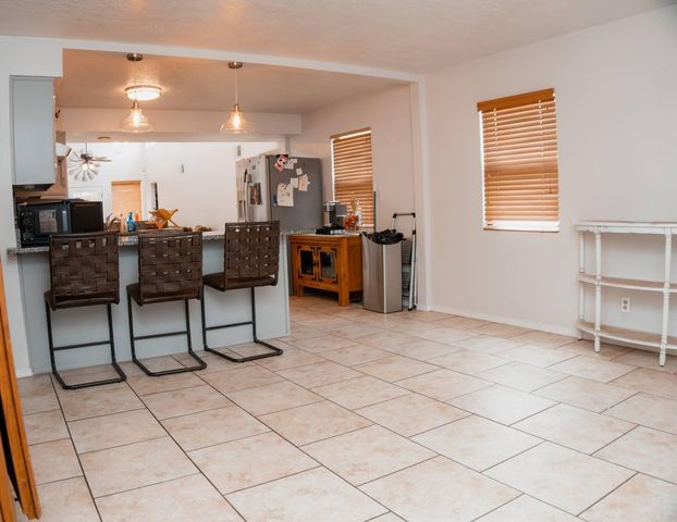 2430 Palomas Drive NE, Albuquerque, NM 87110