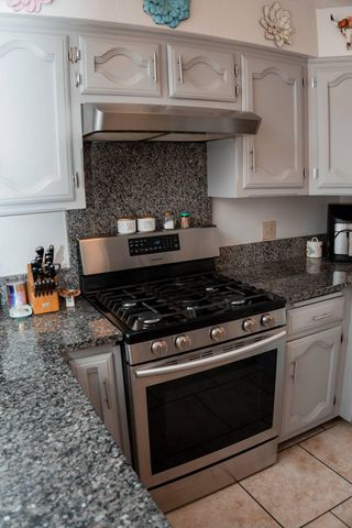 2430 Palomas Drive NE, Albuquerque, NM 87110