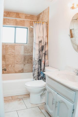 2430 Palomas Drive NE, Albuquerque, NM 87110
