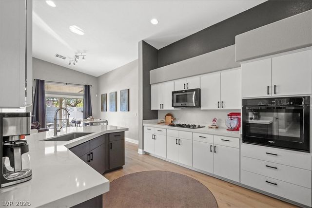 6717 Hawthorne Creek Court, Las Vegas, NV 89131