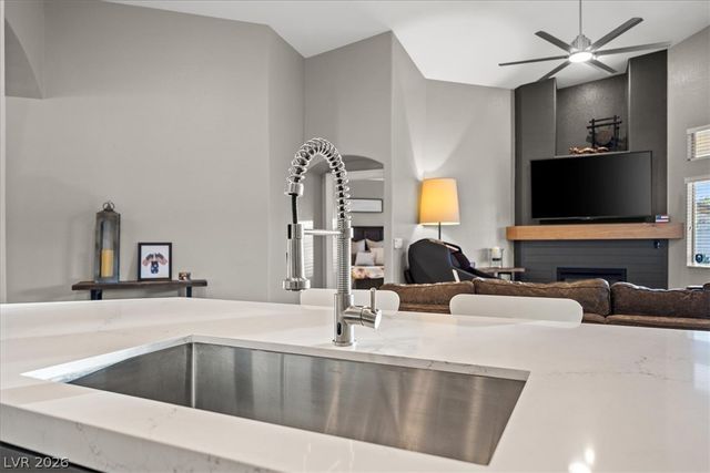 6717 Hawthorne Creek Court, Las Vegas, NV 89131