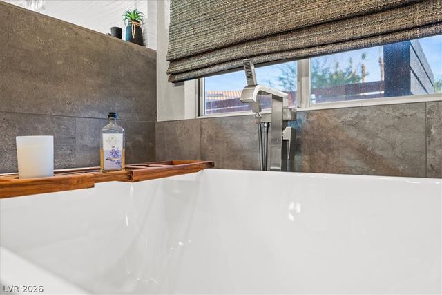 6717 Hawthorne Creek Court, Las Vegas, NV 89131