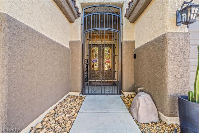 6717 Hawthorne Creek Court, Las Vegas, NV 89131