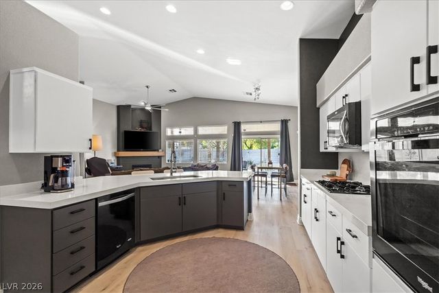 6717 Hawthorne Creek Court, Las Vegas, NV 89131