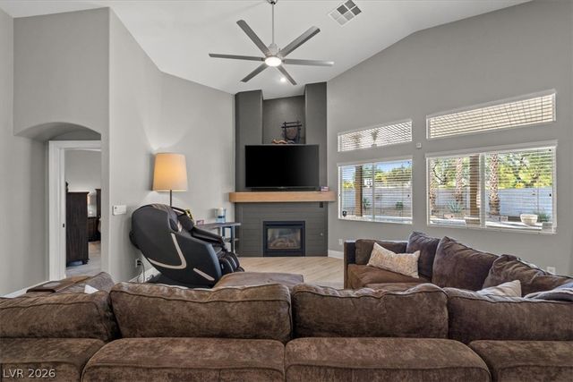 6717 Hawthorne Creek Court, Las Vegas, NV 89131