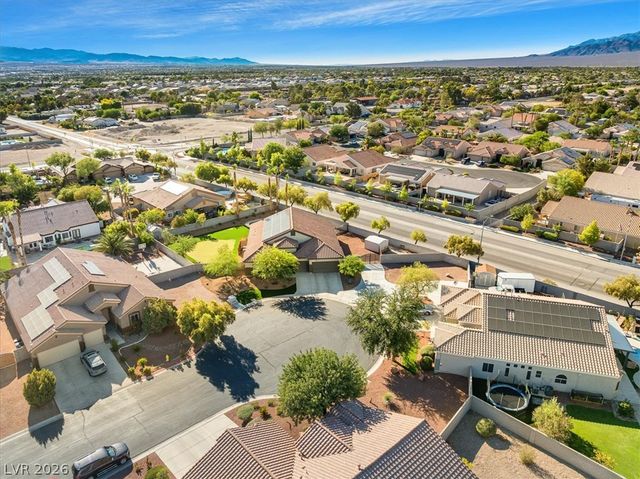 6717 Hawthorne Creek Court, Las Vegas, NV 89131