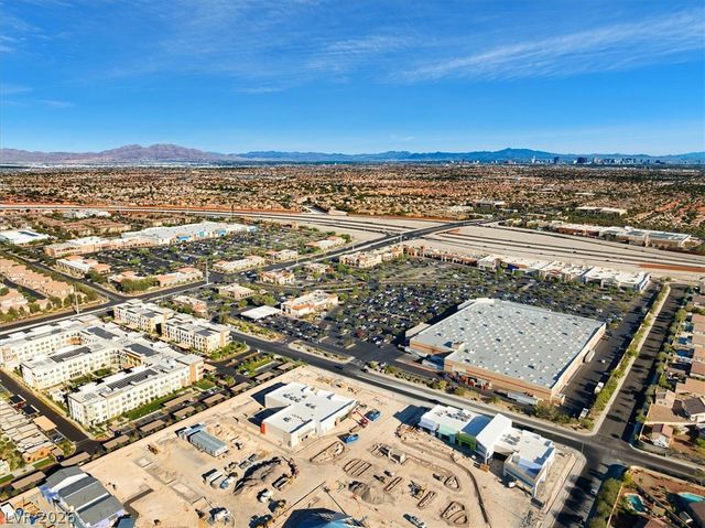 6717 Hawthorne Creek Court, Las Vegas, NV 89131