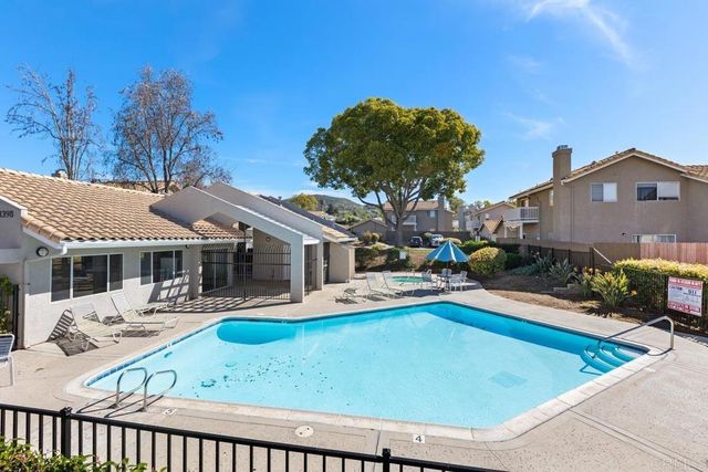 1330 Palomar Place 7, Vista, CA 92084