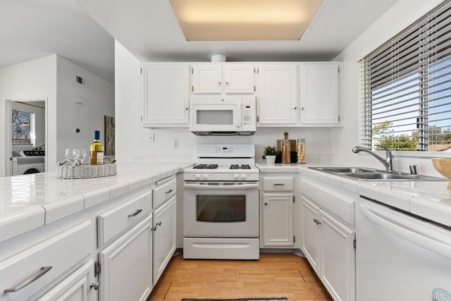 1330 Palomar Place 7, Vista, CA 92084
