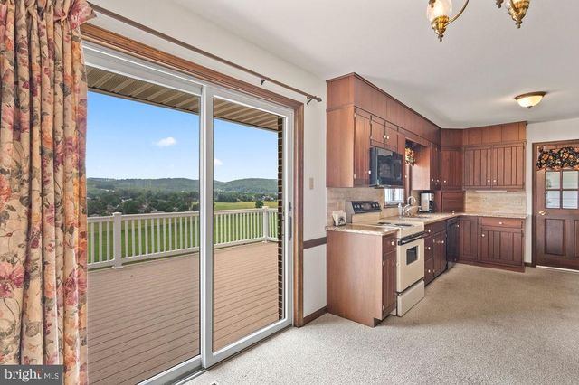 350 BIG SPRING RD, Robesonia, PA 19551
