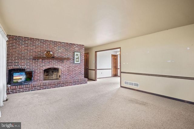 350 BIG SPRING RD, Robesonia, PA 19551