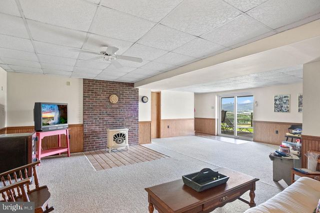 350 BIG SPRING RD, Robesonia, PA 19551