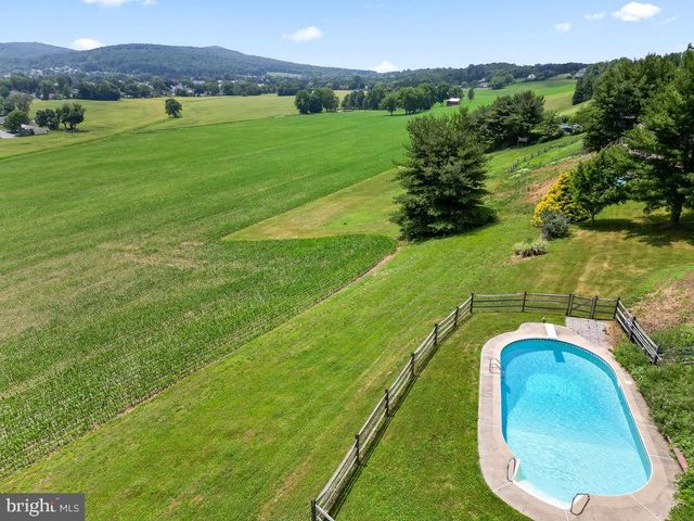 350 BIG SPRING RD, Robesonia, PA 19551