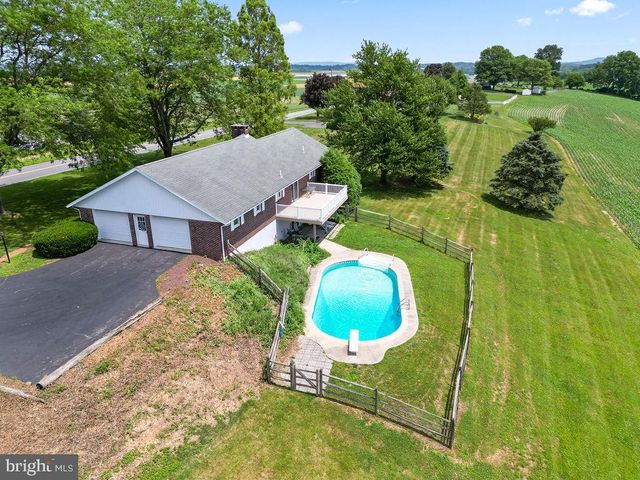 350 BIG SPRING RD, Robesonia, PA 19551