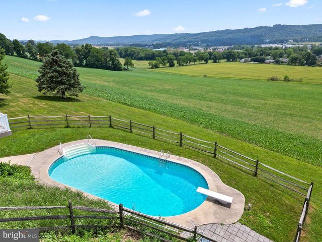 350 BIG SPRING RD, Robesonia, PA 19551