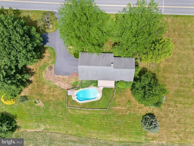 350 BIG SPRING RD, Robesonia, PA 19551
