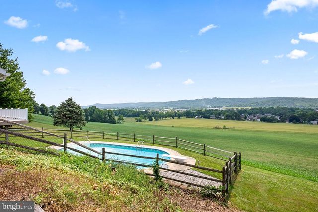 350 BIG SPRING RD, Robesonia, PA 19551