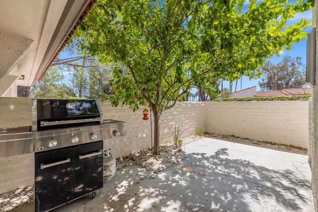 2504 N Whitewater Club Drive C, Palm Springs, CA 92262