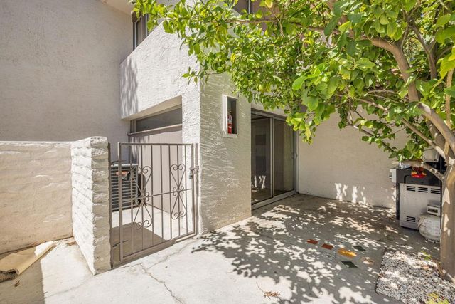 2504 N Whitewater Club Drive C, Palm Springs, CA 92262