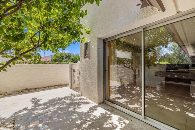 2504 N Whitewater Club Drive C, Palm Springs, CA 92262