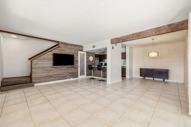 2504 N Whitewater Club Drive C, Palm Springs, CA 92262