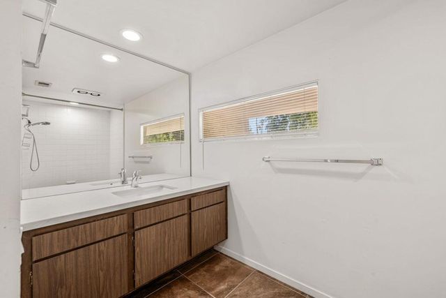 2504 N Whitewater Club Drive C, Palm Springs, CA 92262