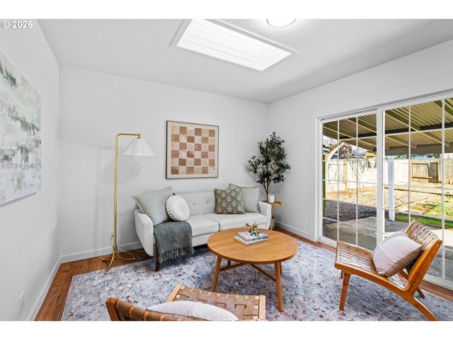 2583 STRATFORD St, Eugene, OR 97404