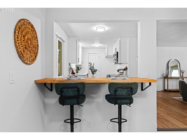 2583 STRATFORD St, Eugene, OR 97404