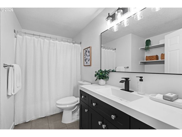 2583 STRATFORD St, Eugene, OR 97404